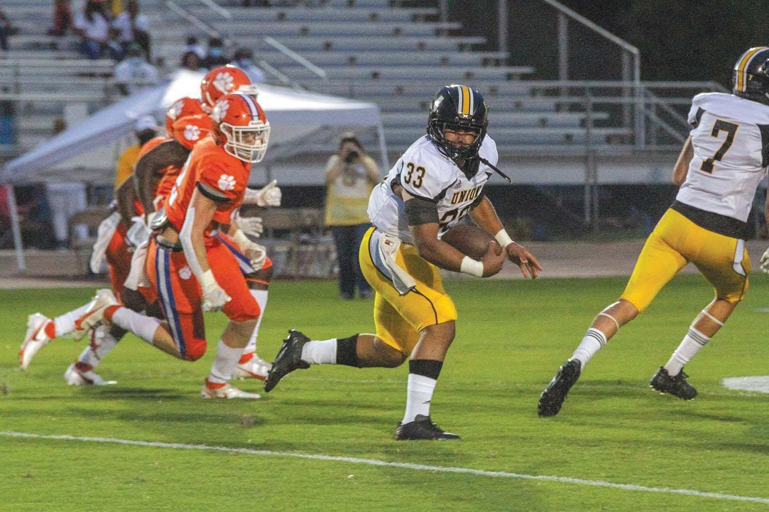 Jaylon Buckley runs the ball against Newton County. | Brent Maze