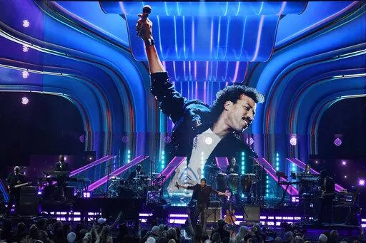 Inductee Lionel Richie performs during the Rock & Roll Hall of Fame Induction Ceremony on Saturday, Nov. 5, 2022, at the Microsoft Theater in Los Angeles. (AP Photo/Chris Pizzello)